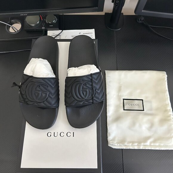 GUCCI Slides - Picture 1 of 3